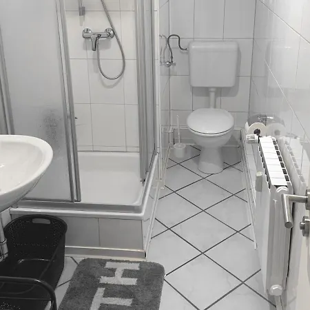 # Vaz Wu13 Fuer Monteure Kueche, Tv, Wlan, Parkplatz, Autobahnaehe Appartement